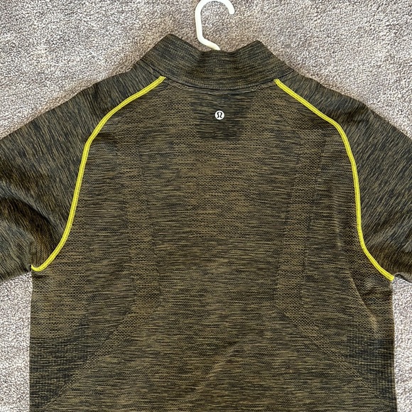 Metal Vent Tech 1/4 Zip - Lululemon - Picture 3 of 5